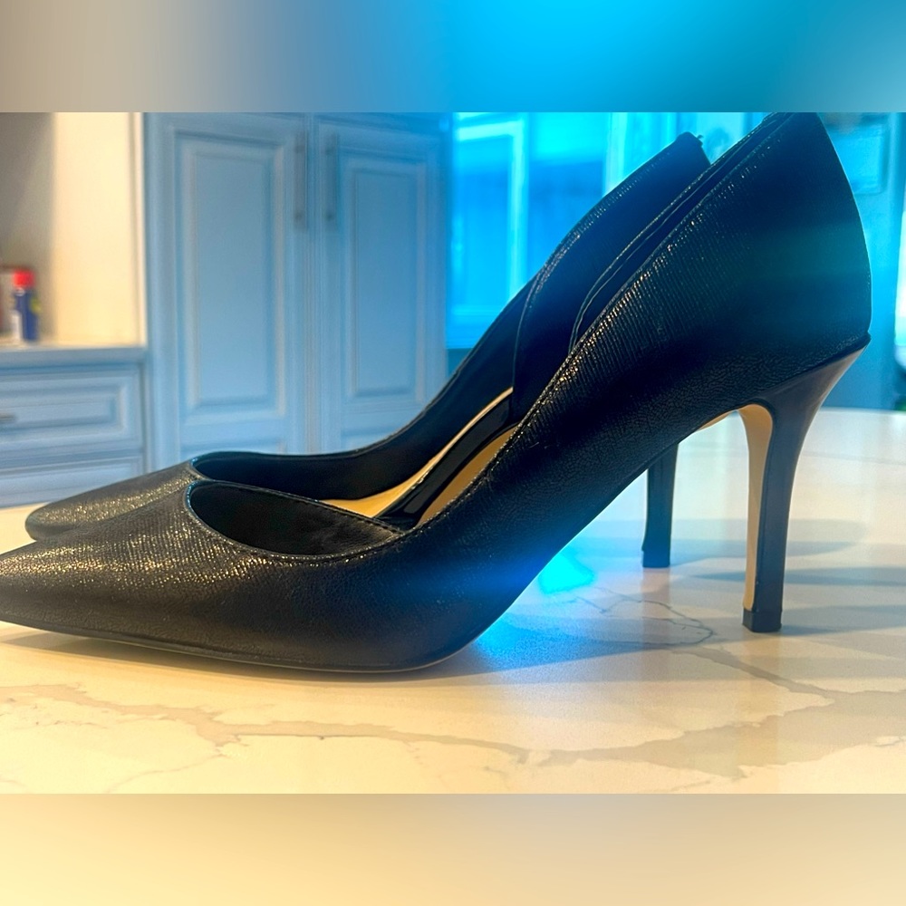 White House Black Market heels size 6.5